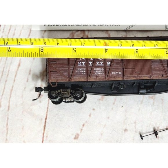 Accurail N.Y.C O.B Box Steel Ends Model Train #4209 - 40' Collectible Assembled - Picture 9 of 15